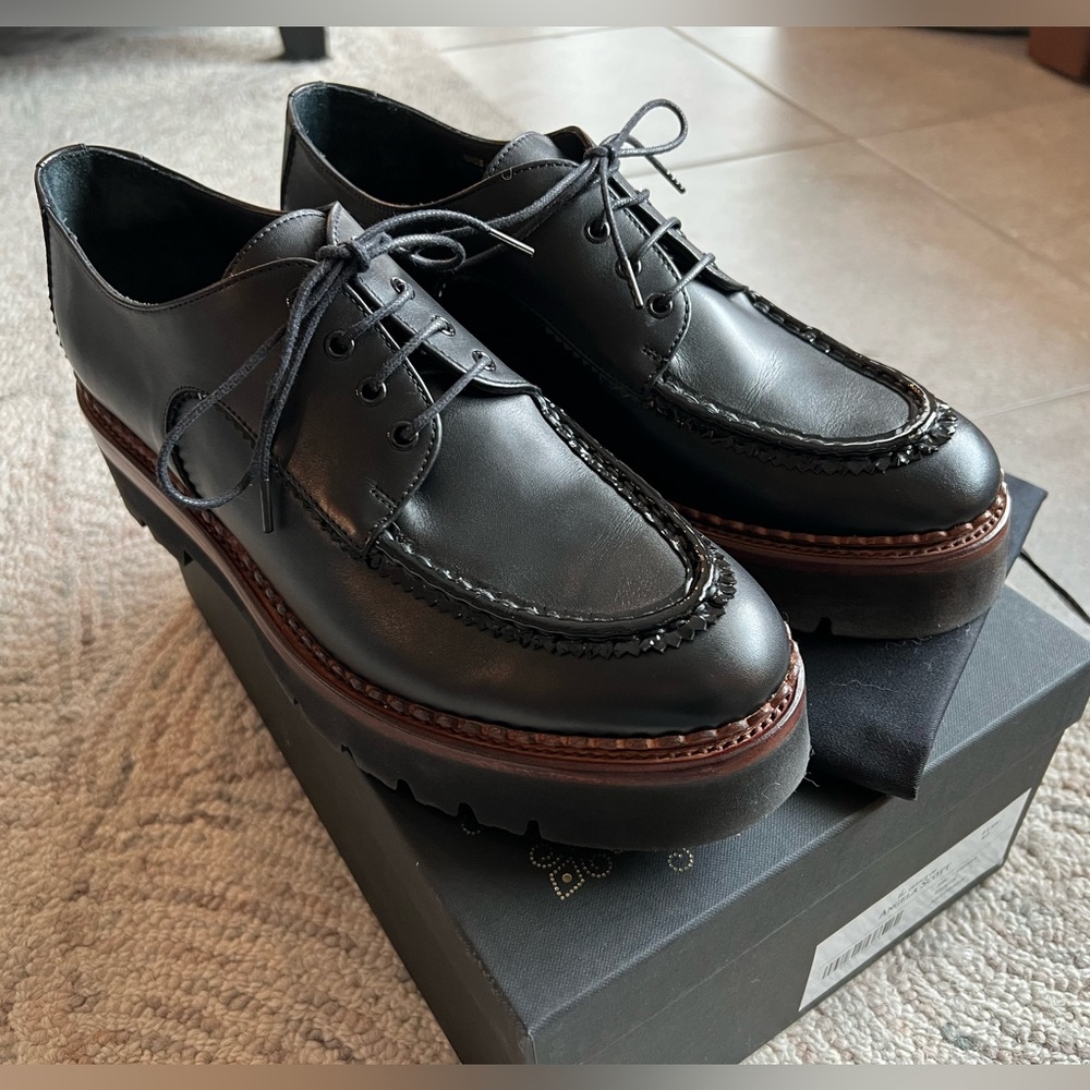 The Office of Angela Scott | Mr. Teddy Derby EU 42